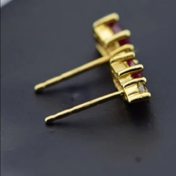 14K Yellow gold Amethyst stud post earrings with diamond chip - Picture 2 of 7